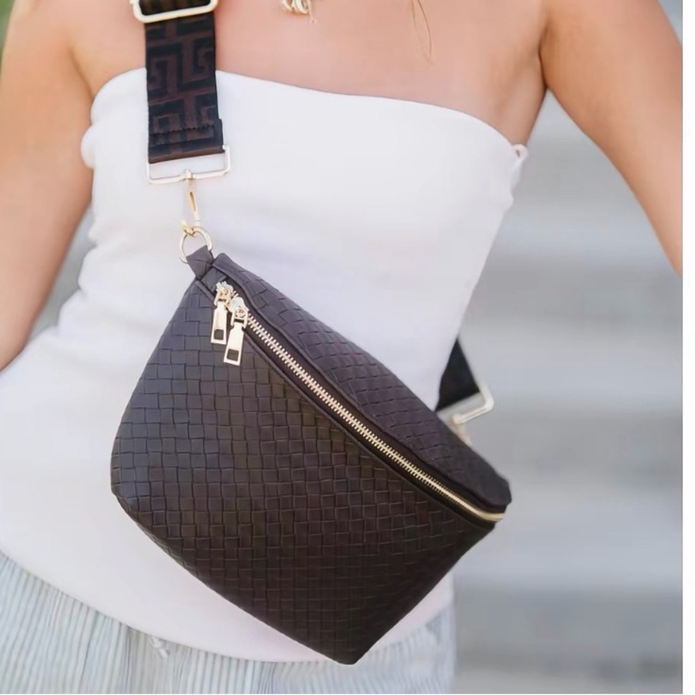 Chic Expresso Woven Crossbody Bag
New with tags